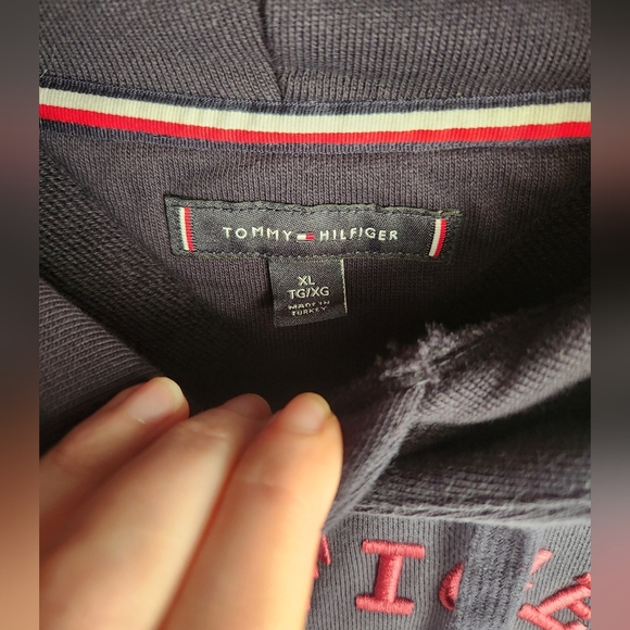 TOMMY HILFIGER Men's Heritage Logo Embroidered French Terry Hoodie. NEW - Picture 7 of 8